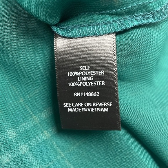 NWT Torrid Chiffon Ruffled Surplice V-Neck Faux Wrap Peplum Crop Blouse Green 1X - Picture 9 of 11